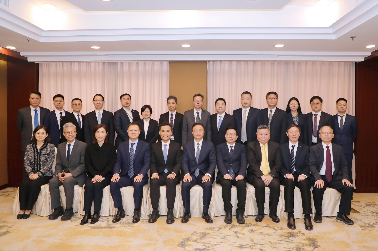A delegação reuniu-se com a Comissão de Saúde da Província de Guangdong e a Associação dos Médicos da Província de Guangdong.