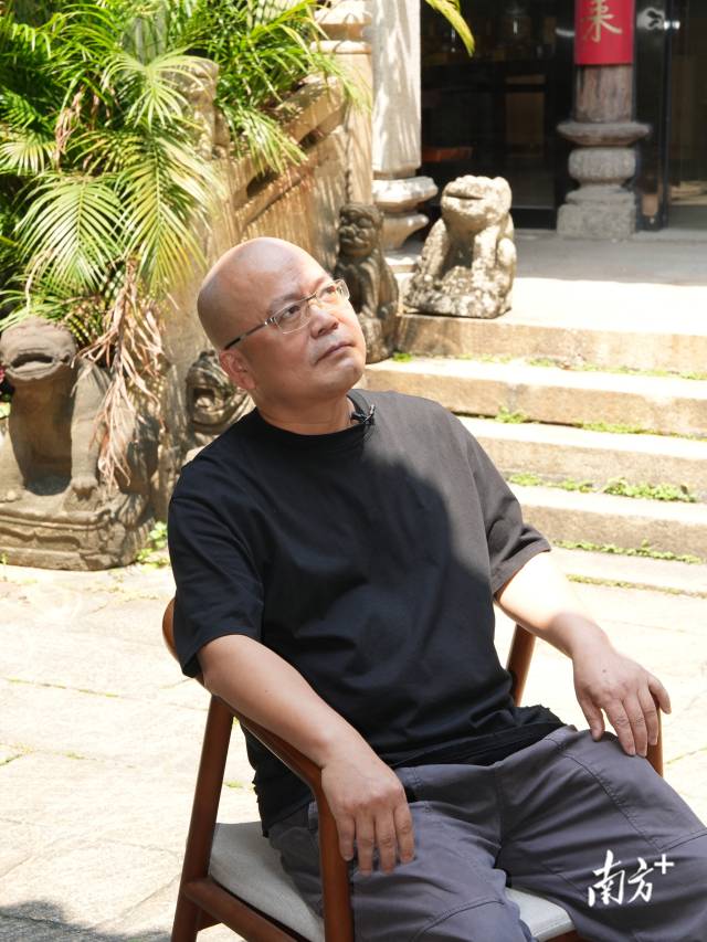 著名诗人、出版人符马活。