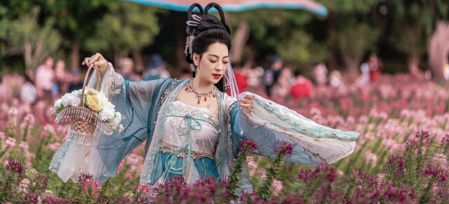 Vibrant hues: Experience Guangdong's flower-filled autumn