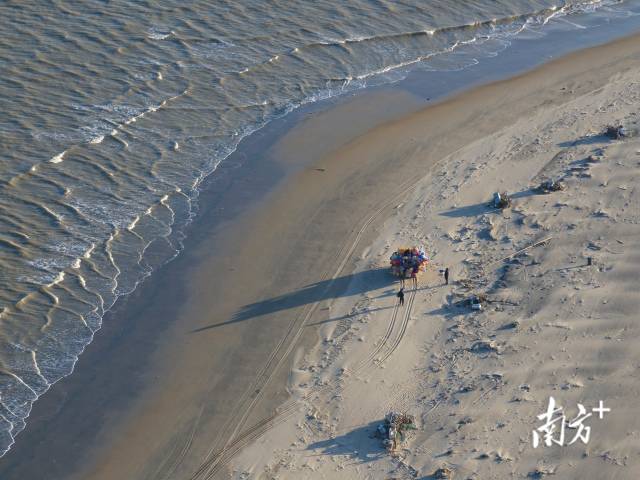 2024年12月13日,培隆沙滩较以往已焕然一新。 2024年12月13日,培隆沙滩较以往已焕然一新。