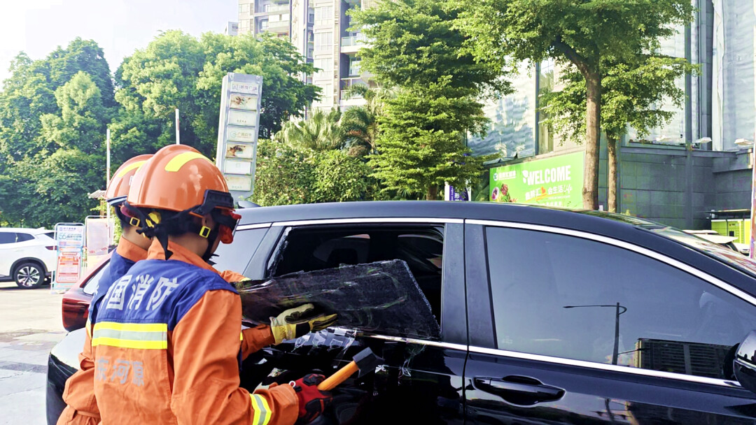 河源一男童被困车内，别让高温“烤”验生命！