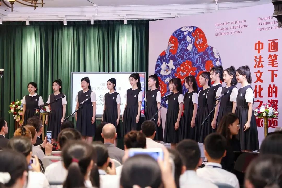 活动开幕式上,广州市艺术中学,广州外国语学校,广州誉德莱外籍人员