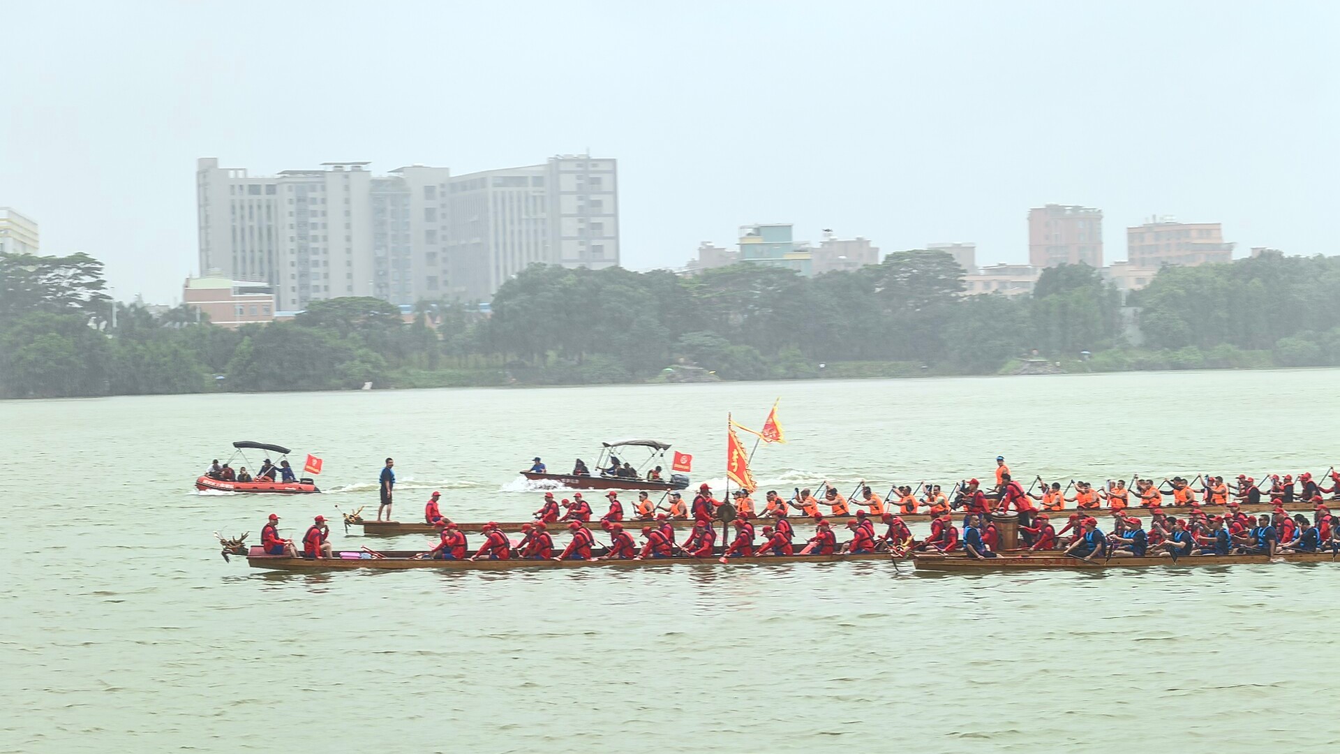 Huizhou's Boluo hosts Guangdong-Hong Kong dragon boat friendship race
