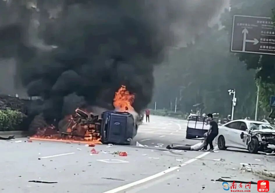 钟威火海中徒手救人
