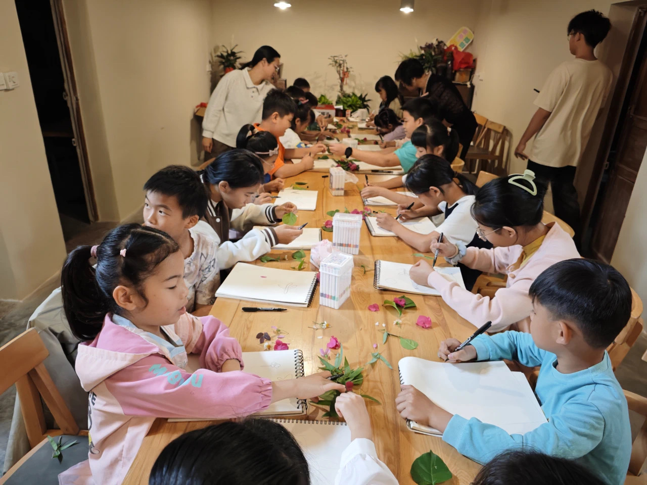 团云城区委组织青少年开展“逐光自然・探索光影美学”实践活动
