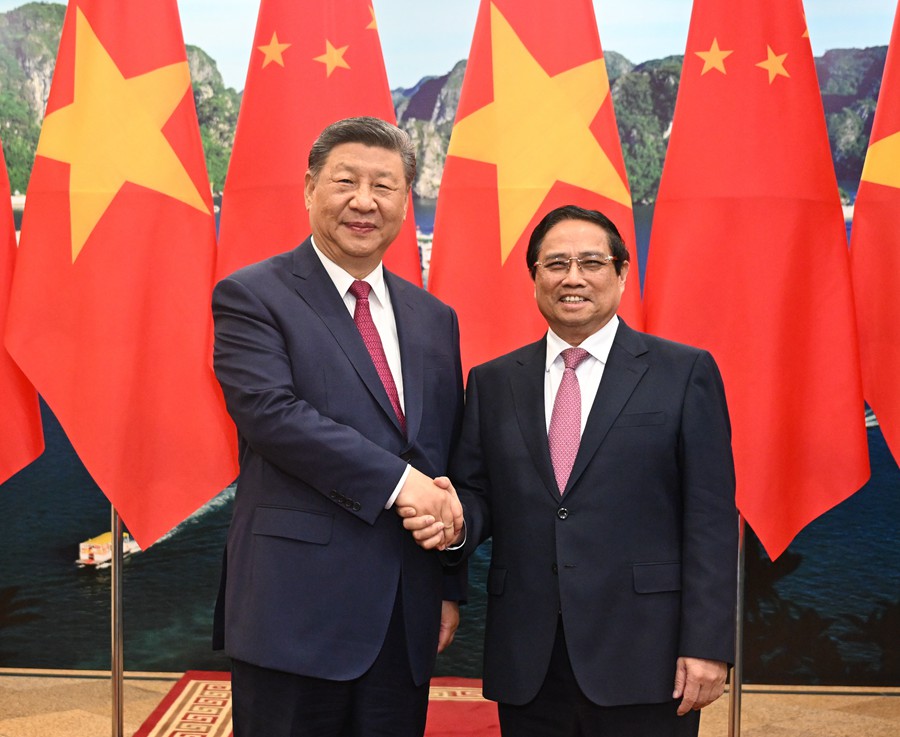 4月14日晚，国家主席习近平在越共中央驻地会见越南总理范明政。新华社记者 谢环驰 摄
