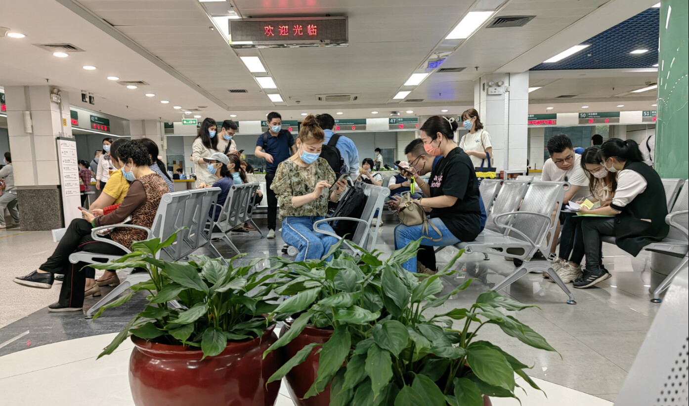 广州发文鼓励按照成交价格越高、服务费率越低的原则实行分档定价。南都·湾财社记者 邱永芬 摄