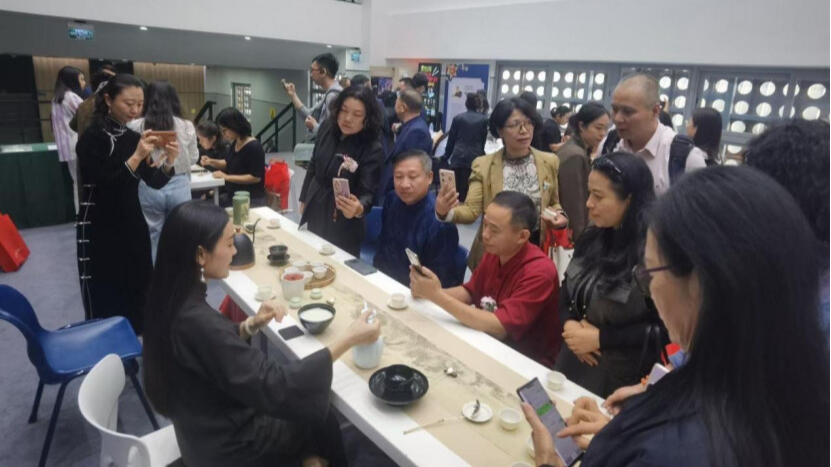Guangzhou's Liwan holds an intangible cultural heritage exchange activity in Macao