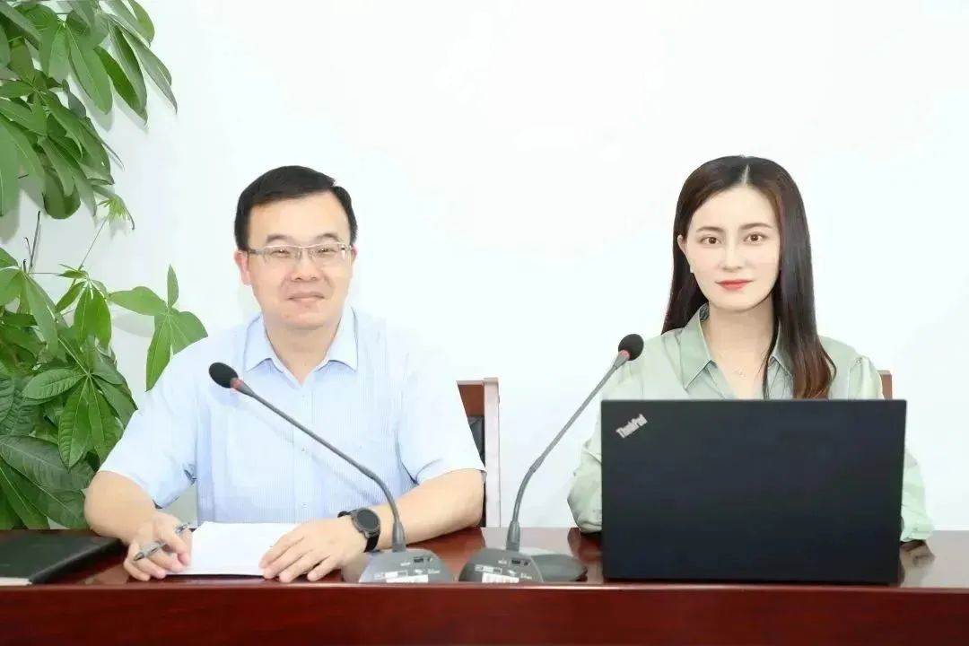 南方新闻网主持人访谈广东省人民政府发展研究中心城乡统筹研究处处长李登峰