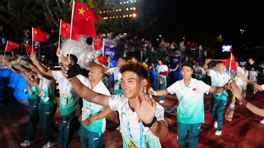 China highlights public fitness, sports industry