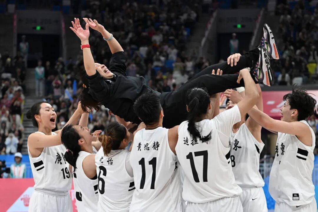 全运会|篮球——女子成年组金牌赛:广东队夺冠XxjpseC000152_20251116_MVPFN0A001.JPG