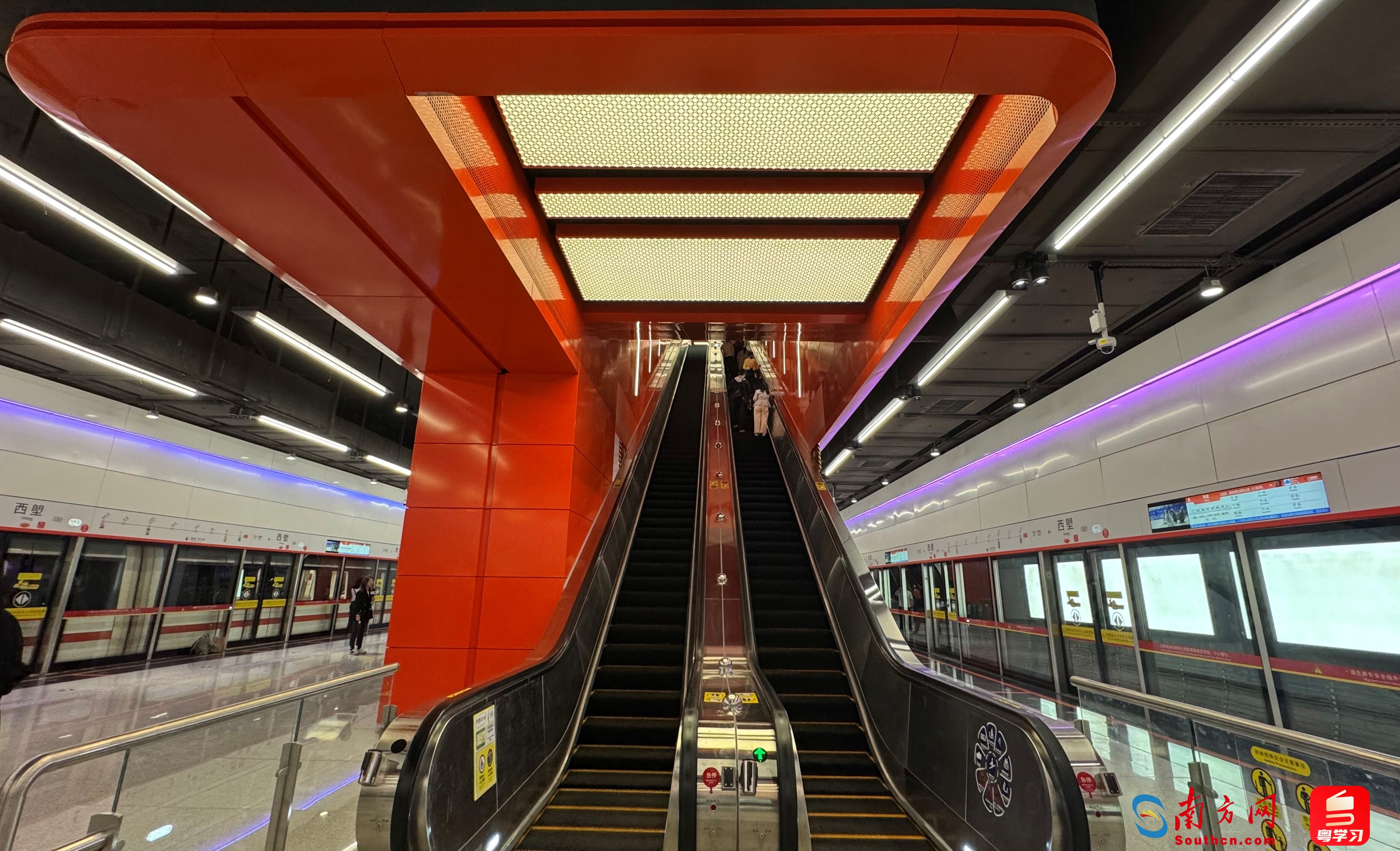 二十二号线西塱站站台 张洁/摄