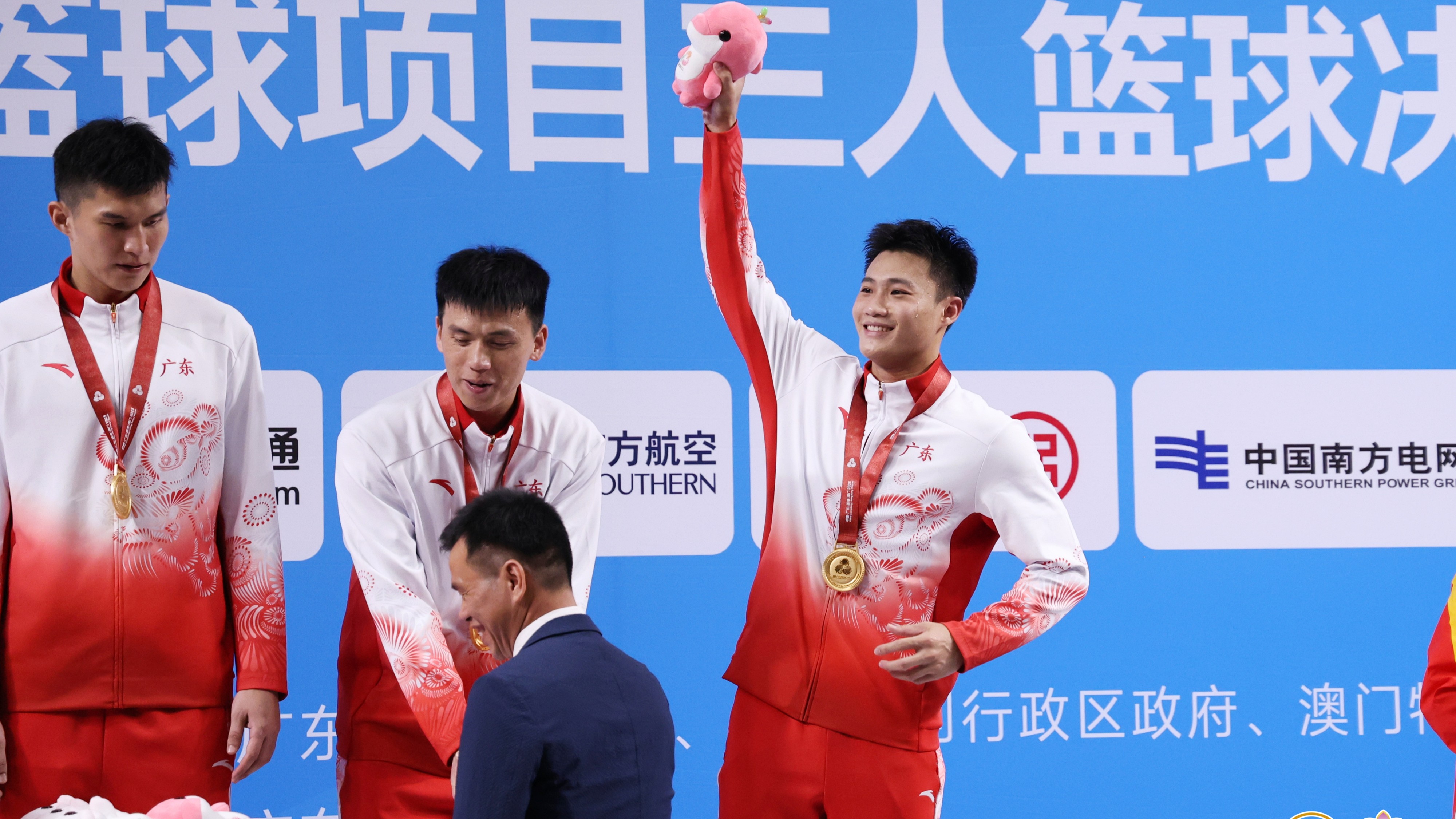 得分主力、绝杀夺冠，顺德这名教师闪耀全运会赛场！