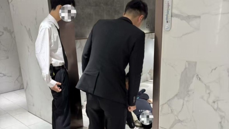 广州男子上厕所遇旁人晕倒后紧急救援！称下意识去做胸外按压