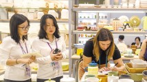 “广东造”有新意!粤东西北产品借力广交会卖往全球 “广东造”有新意!粤东西北产品借力广交会卖往全球