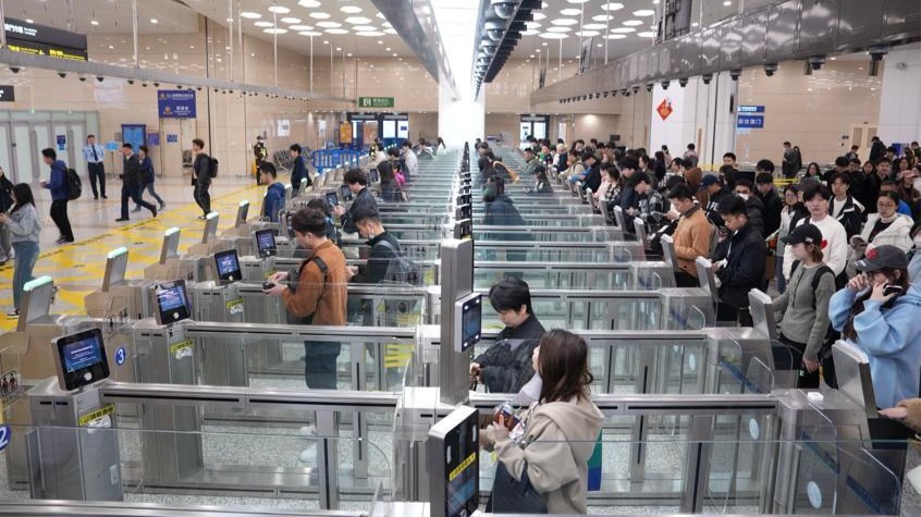 开门红！横琴口岸一季度出入境人员和车辆双创新高