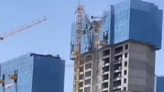 甘肃漳县发生塔吊倒塌事故 导致3人死亡