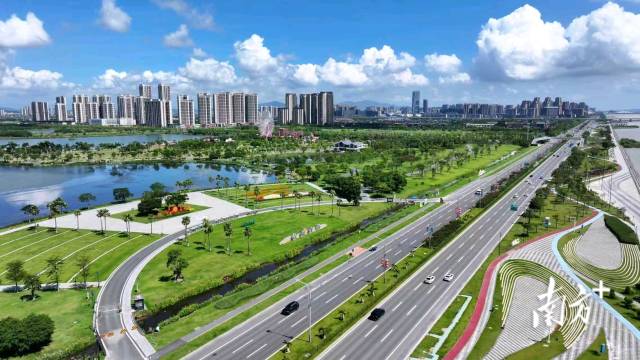 “最美滨海赛道”金湾路。