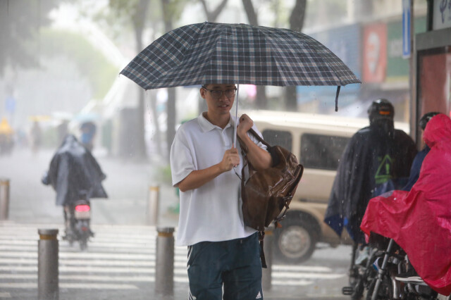 Typhoon to bring heavy rain and strong winds to Guangdong