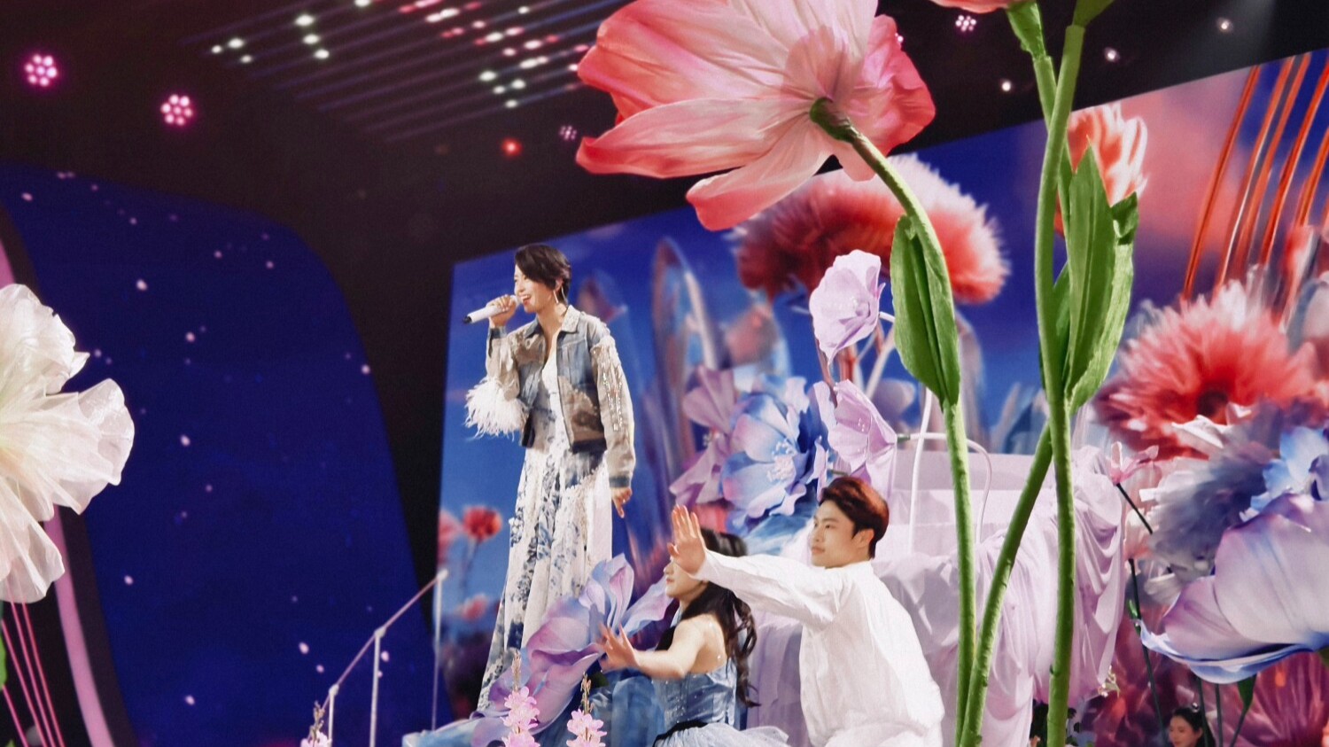 谁的DNA动了？梁咏琪现身大湾区春晚录制现场，献唱两首金曲