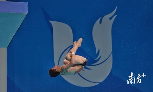 中国选手黄子淦在混合团体决赛中。 中国选手黄子淦在混合团体决赛中。