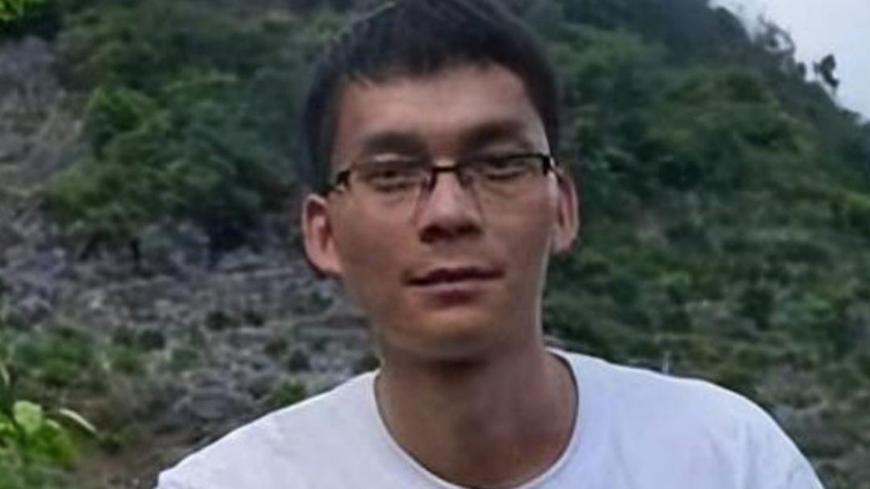 高考16次的唐尚珺被华南师范大学信息工程专业录取！本人回应：稍稍失落