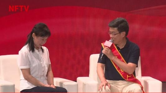 “过两年退休了，我好好陪你！”“广东好人”张朝贵对妻子温情表白