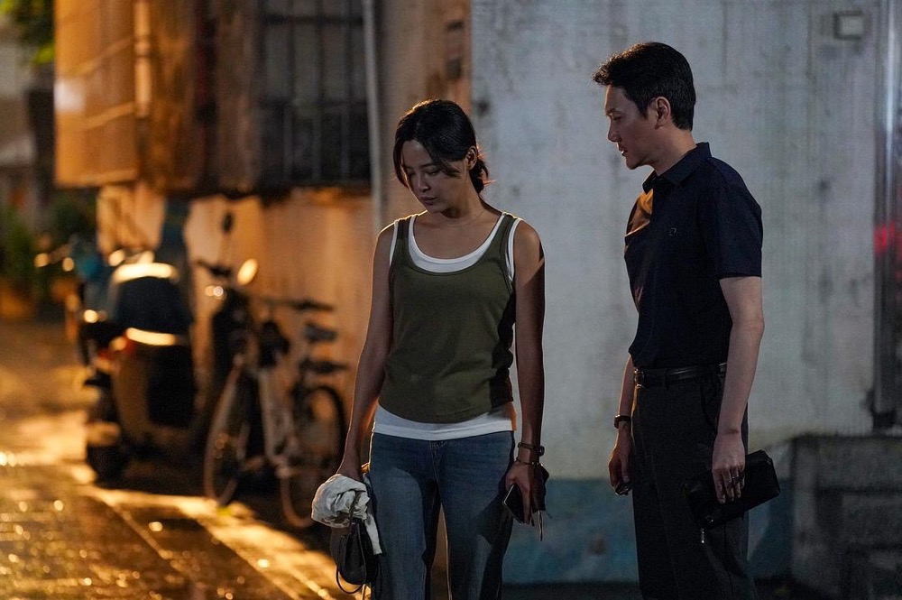 美云和其峰（冯绍峰 饰）