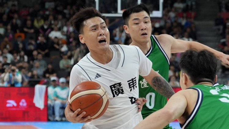 广东男篮92-73战胜辽宁，决赛将对阵浙江队