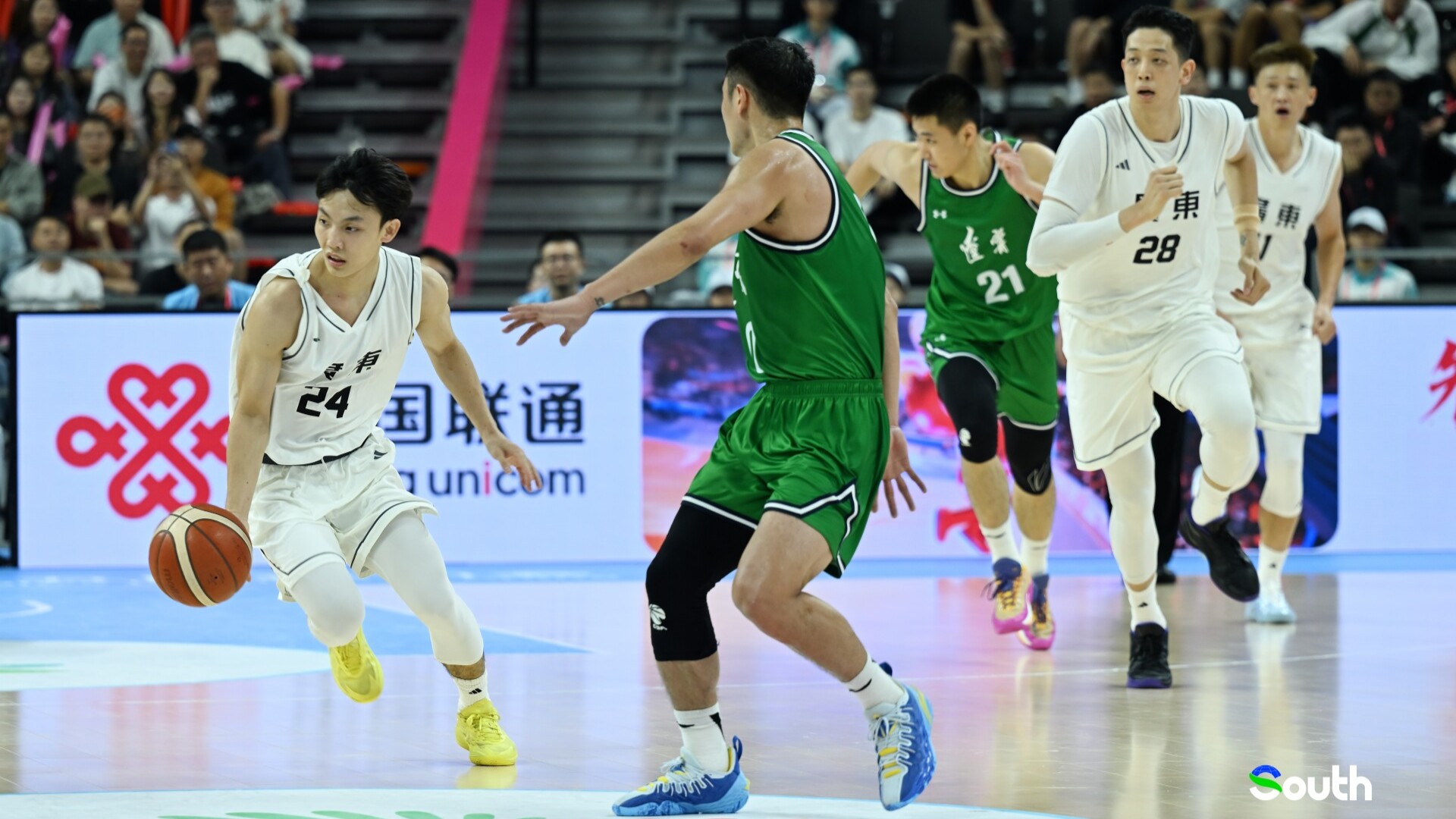 Guangdong beats Liaoning in semi-final of basketball game