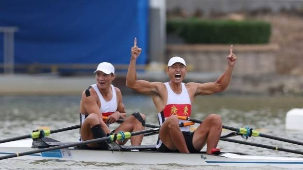 开幕式后广东首金！倪旭林/聂毅德获男子赛艇双人双桨冠军