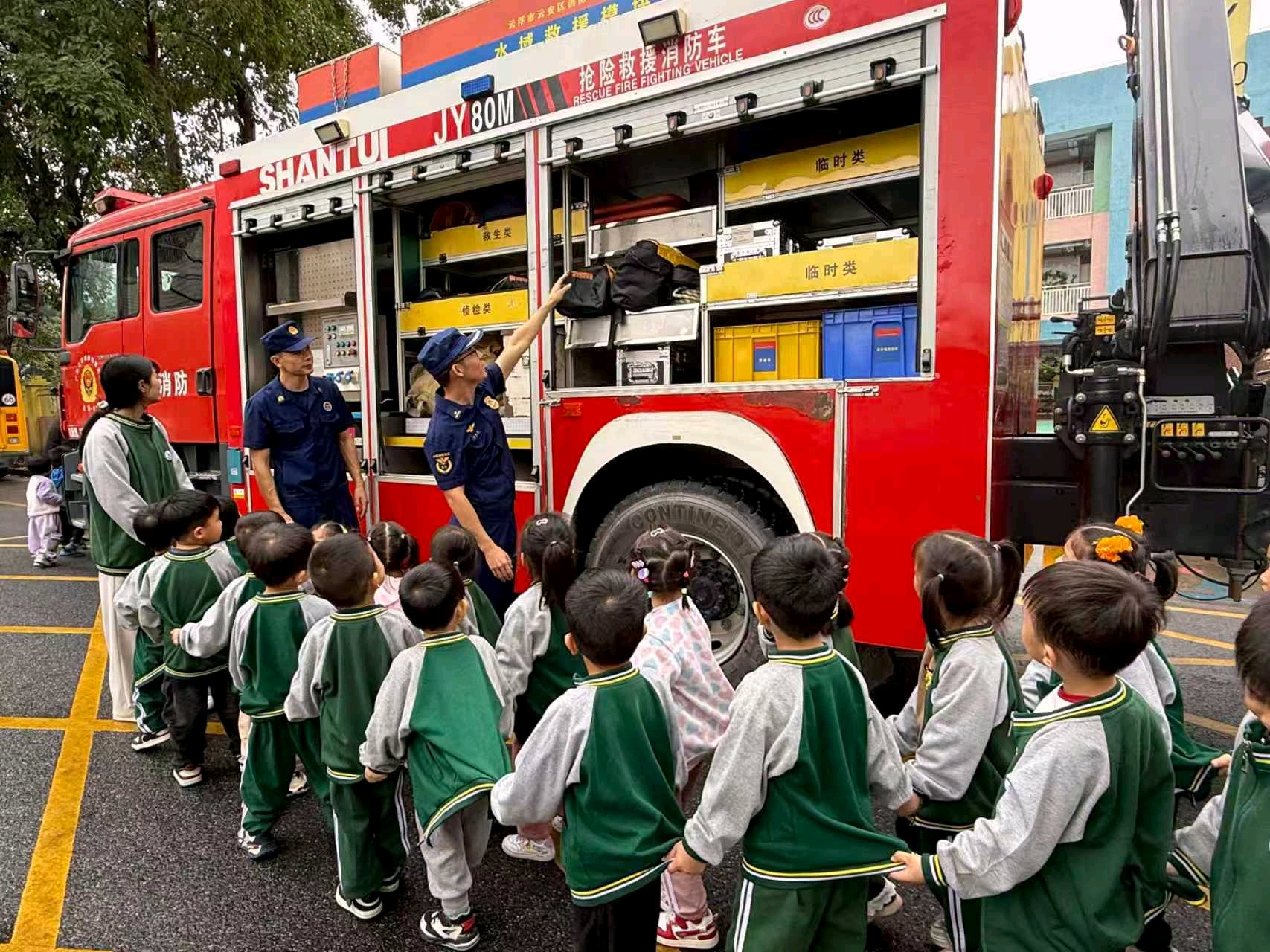 云安区:“移动消防课堂”进幼儿园 趣味教学护航成长