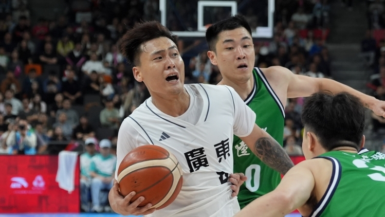 广东男篮兄弟齐心 绝妙挡拆得分｜全运男篮“辽粤大战”
