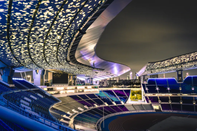 新近完成改造的广东奥林匹克体育中心璀璨亮灯
