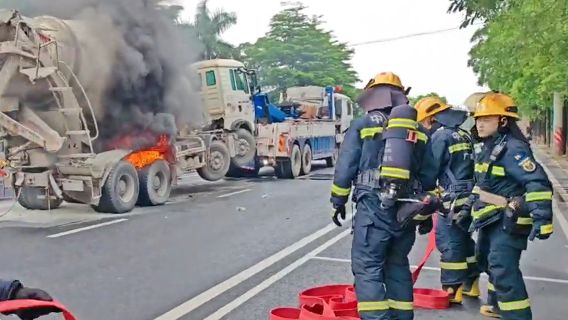 危急！搅拌车轮胎起火……