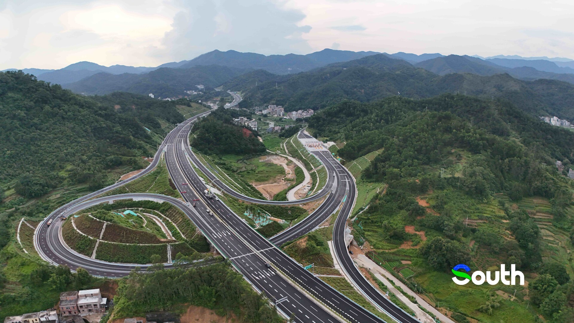 Yangxin Expressway opens to link Northern Gaozhou with Greater Bay Area