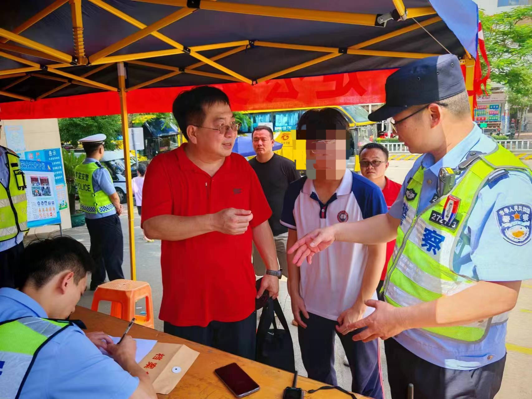 考生遗失、忘带身份证！罗定民警紧急核验护梦启航