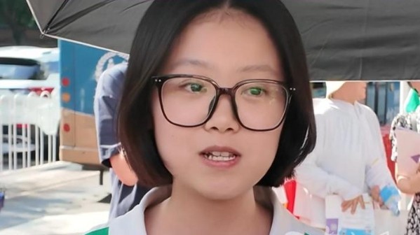 女孩高考结束后感慨：走出校门后，我会发现天地更广阔！