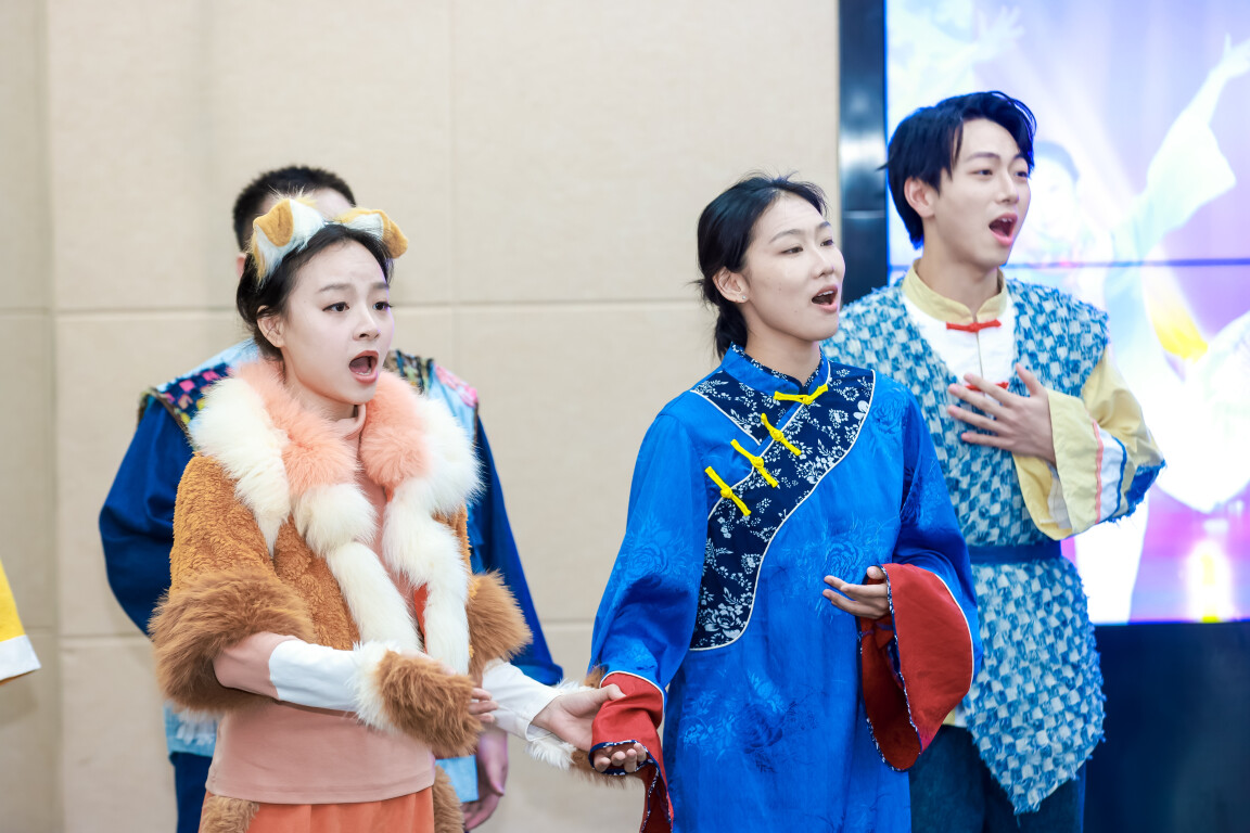 华南师范大学“向客之音”突击队展演原创音乐剧片段。通讯员供图