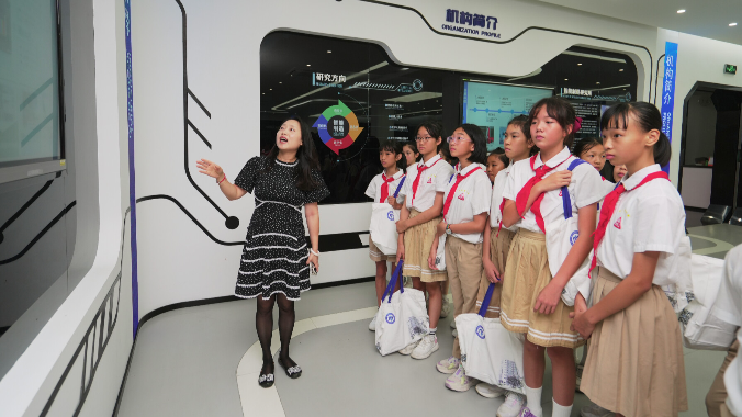 广州越秀首创“五老·墨子讲堂”让科普服务一老一小