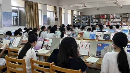 云浮中专创新形式 提升学生阅读新体验