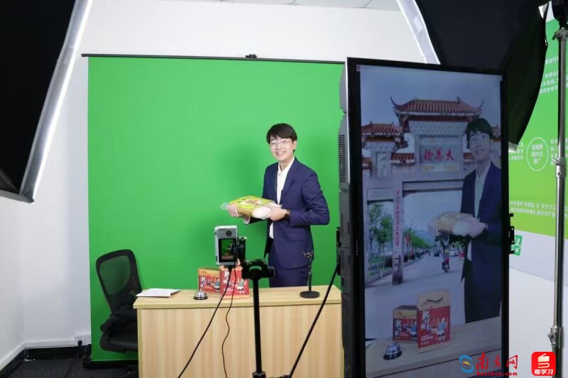 【百千萬(wàn)工程】又見(jiàn)古樹展新枝 網(wǎng)絡(luò)大V走進(jìn)珠海大赤坎村