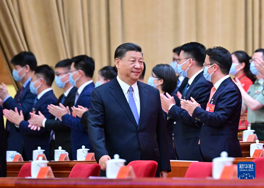 　　6月19日，中国共产主义青年团第十九次全国代表大会在北京人民大会堂开幕。这是中共中央总书记、国家主席、中央军委主席习近平步入会场。新华社记者 翟健岚 摄