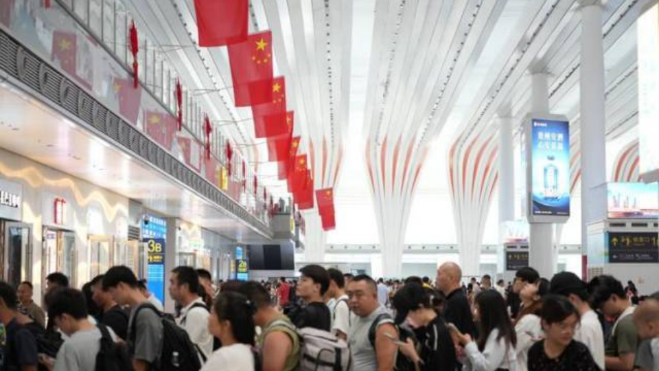 China Railway Guangzhou Group handles 2.593 million passengers as holiday nears end