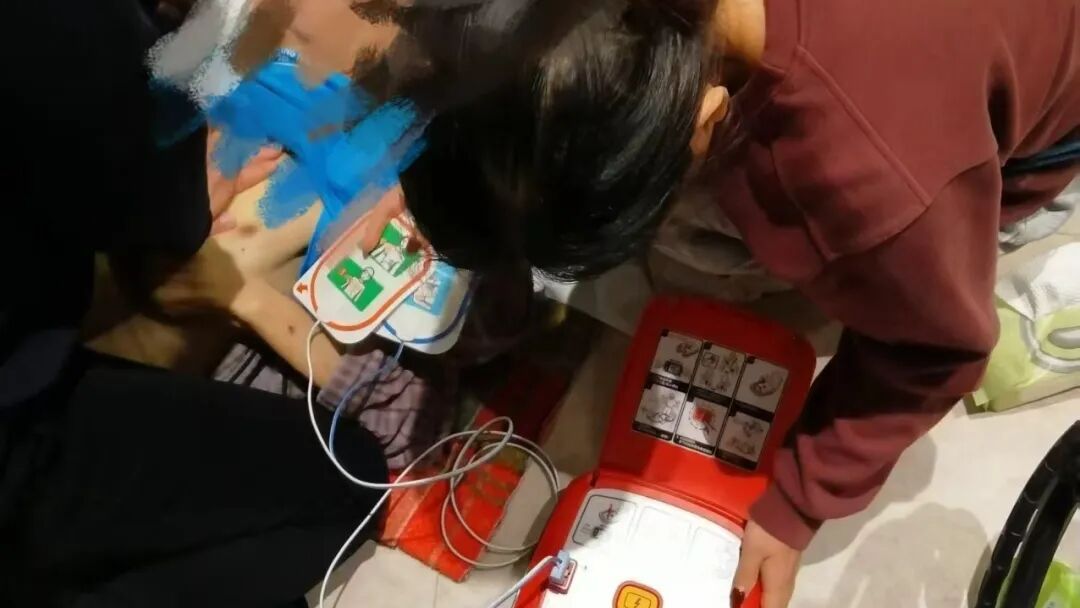 AED“上岗”12天立功，佛山小区上演“生命接力”！