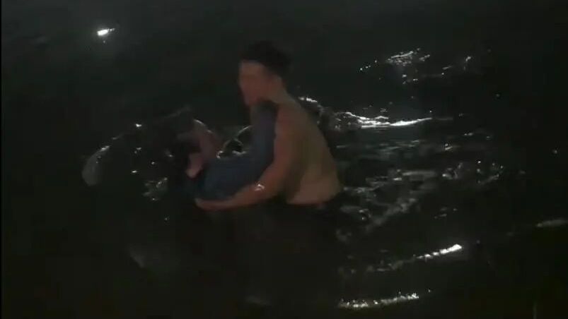 救下落水女子后，他整夜失眠 | 粤义粤勇