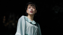 话剧演员王弋:为角色擦拭出新的时代光泽 话剧演员王弋:为角色擦拭出新的时代光泽