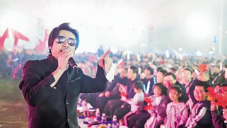 户外草地音乐节、非遗表演……广东各地“村晚”越来越会玩了