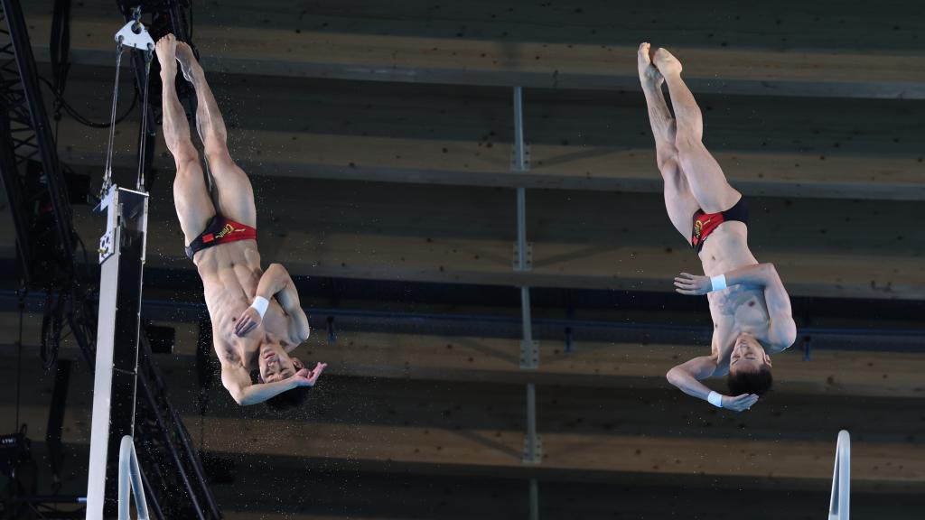 China's Lian Junjie and Yang Hao win men's synchro 10m platform at Paris Olympics