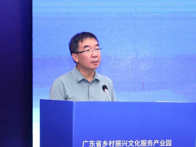 国家广告研究院副院长、中国传媒大学广告学院教授何海明